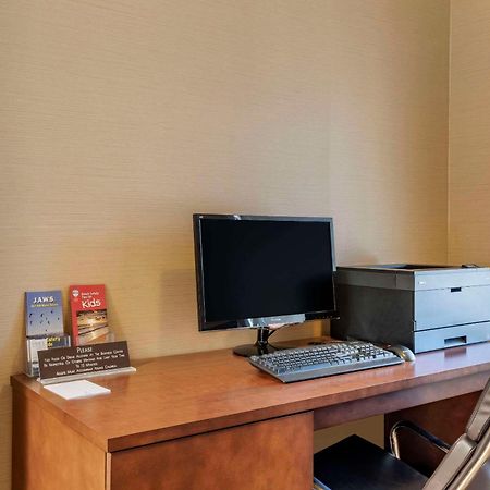 Comfort Inn & Suites Lincoln City Bagian luar foto