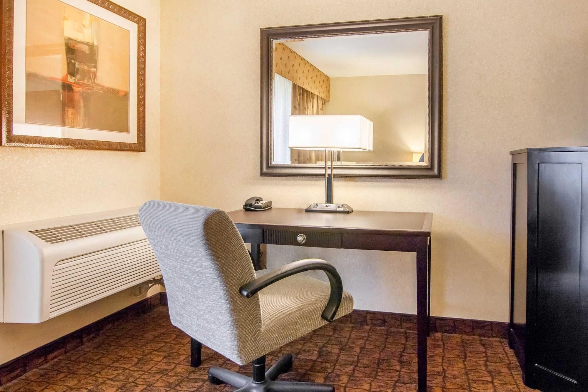 Comfort Inn & Suites Lincoln City Bagian luar foto