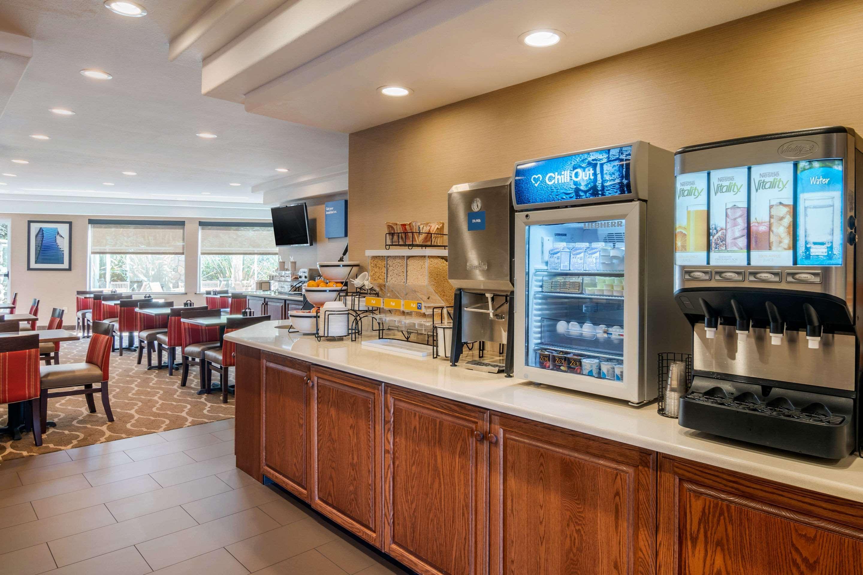 Comfort Inn & Suites Lincoln City Bagian luar foto