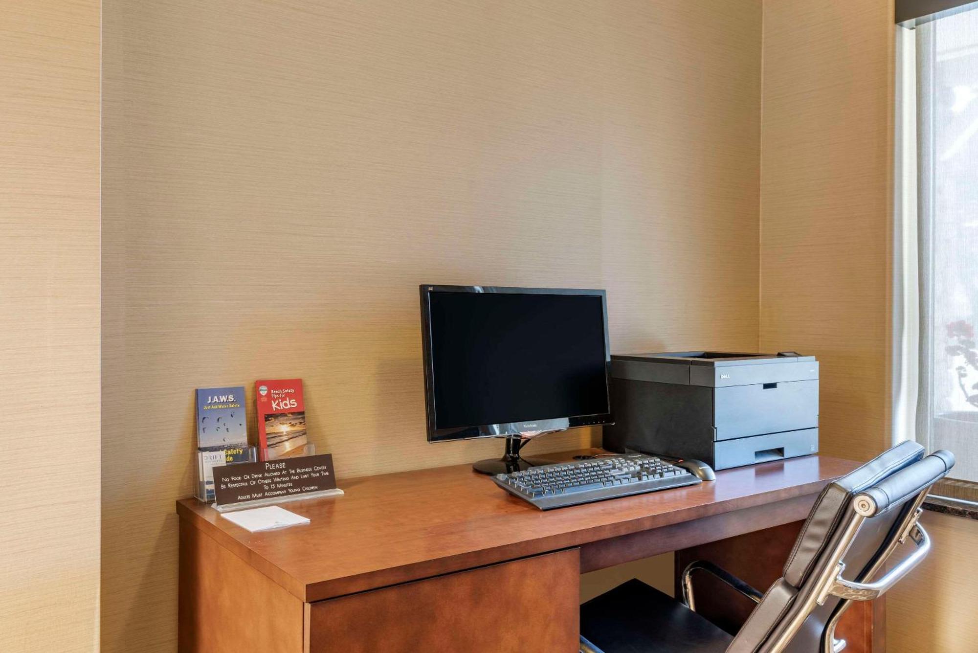 Comfort Inn & Suites Lincoln City Bagian luar foto