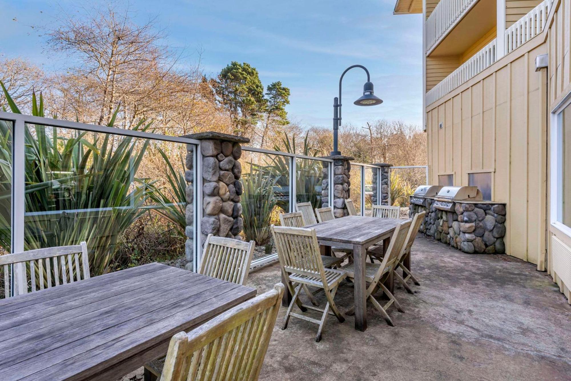 Comfort Inn & Suites Lincoln City Bagian luar foto