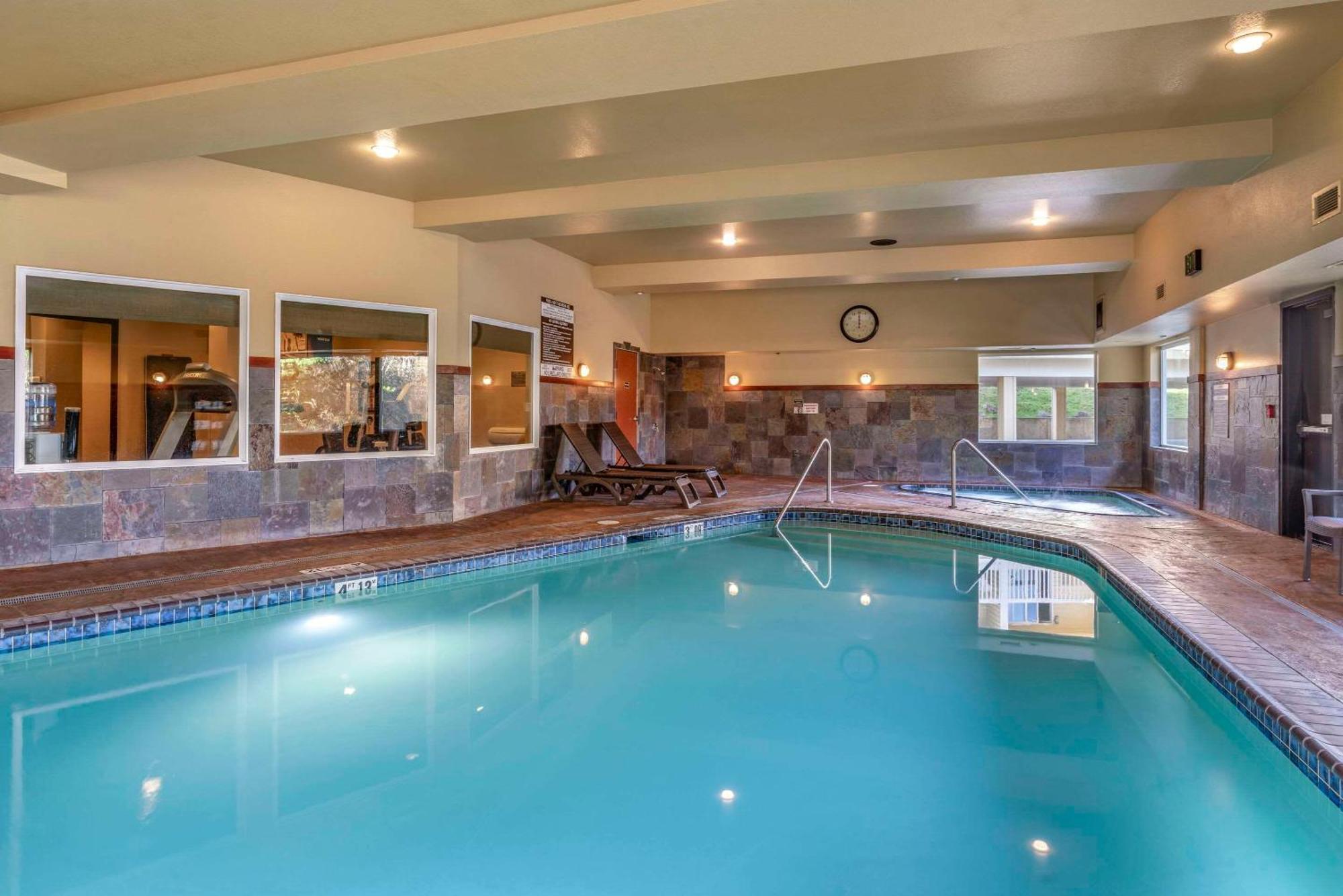 Comfort Inn & Suites Lincoln City Bagian luar foto