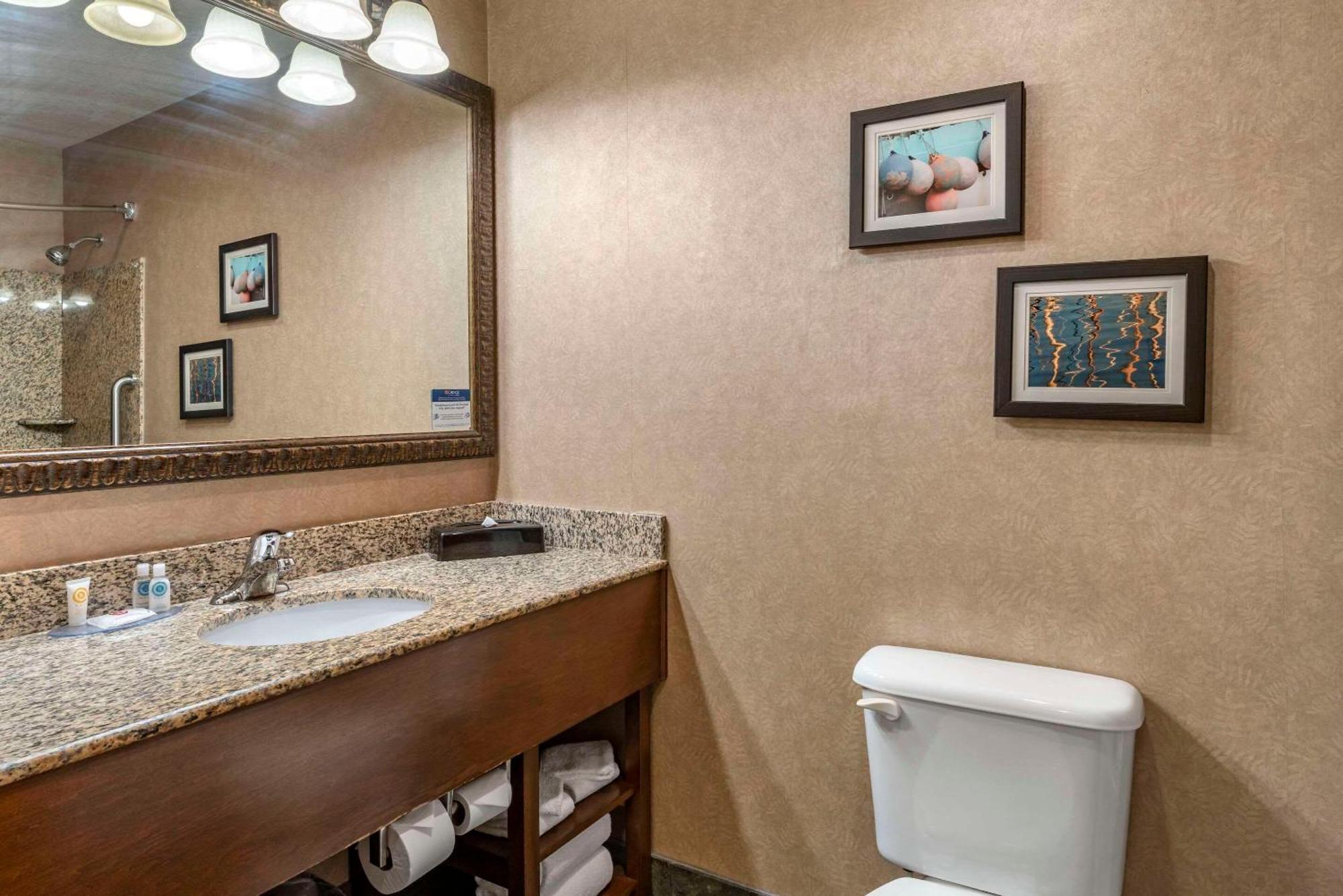 Comfort Inn & Suites Lincoln City Bagian luar foto
