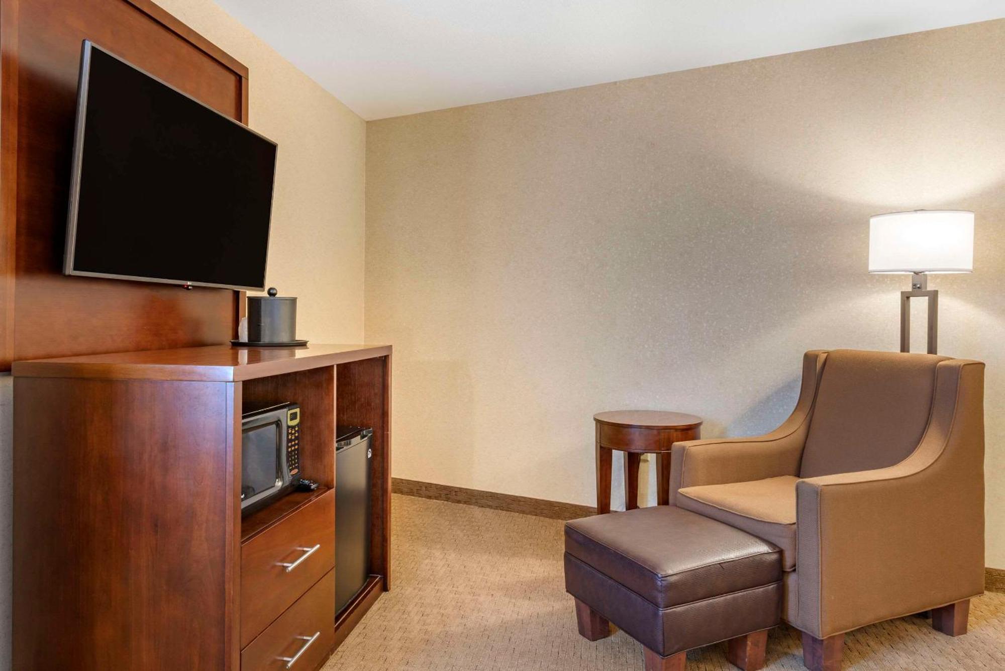 Comfort Inn & Suites Lincoln City Bagian luar foto