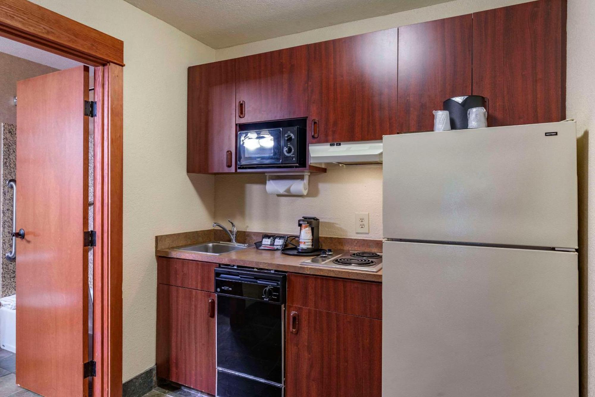Comfort Inn & Suites Lincoln City Bagian luar foto