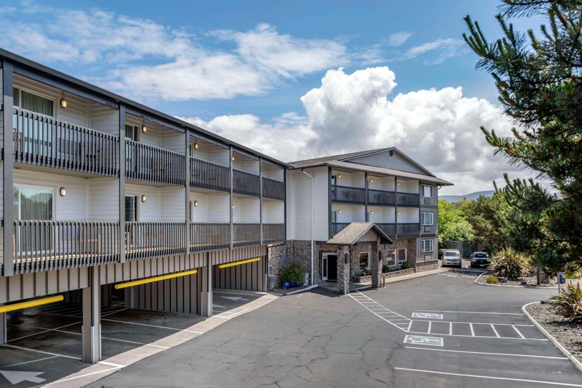 Comfort Inn & Suites Lincoln City Bagian luar foto